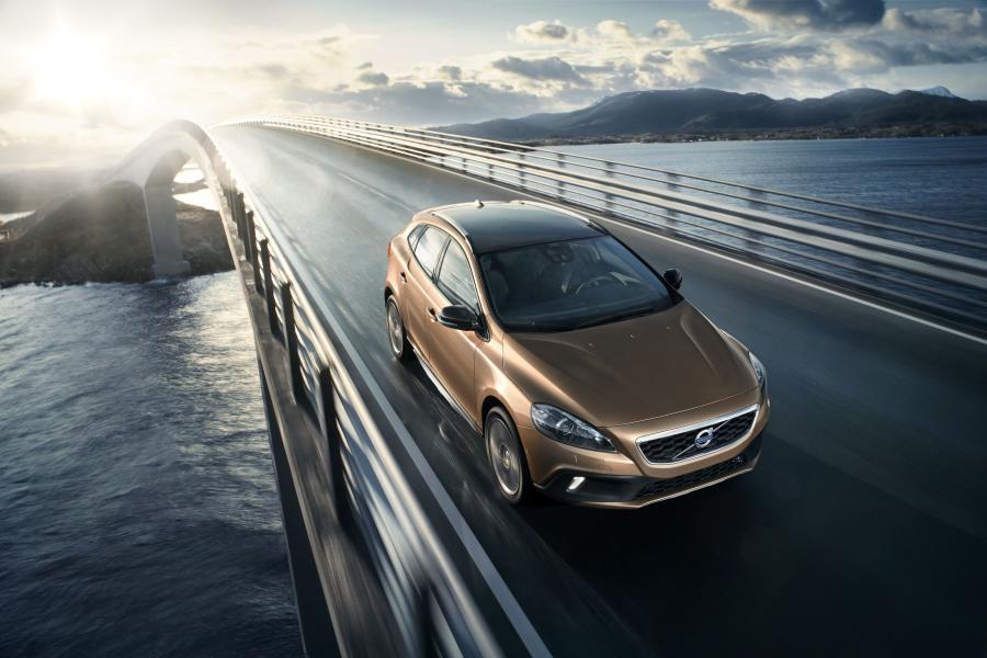  Volvo V40 Cross Country 2012 года  (фото 28 из 29)